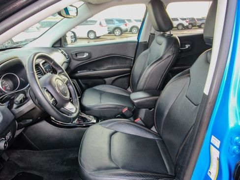 Used 2018 Jeep Compass Limited w/ Navigation Group AWD/4WD image 13
