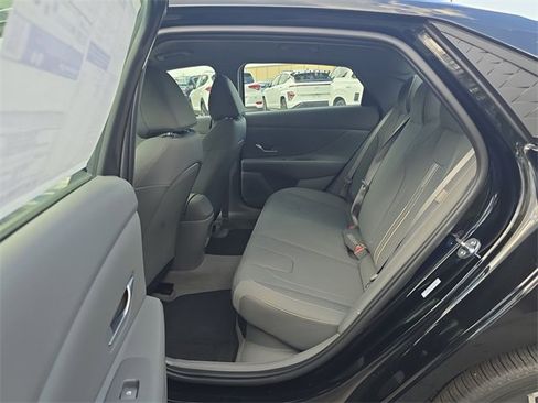 New 2025 Hyundai Elantra SEL image 21