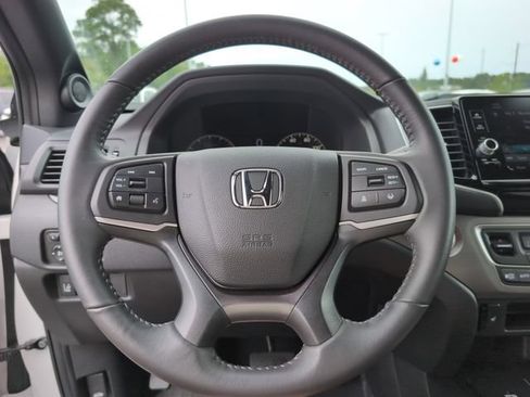 Certified 2025 Honda Ridgeline RTL image 23