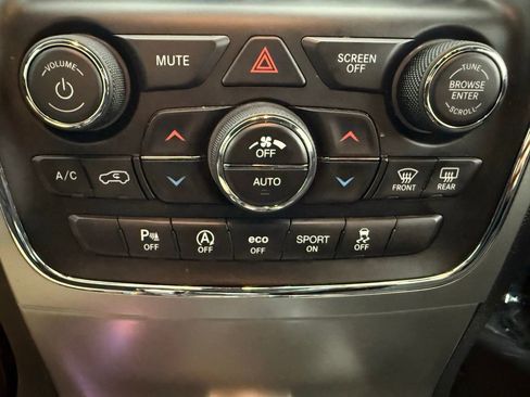 Used 2018 Jeep Grand Cherokee Altitude image 37