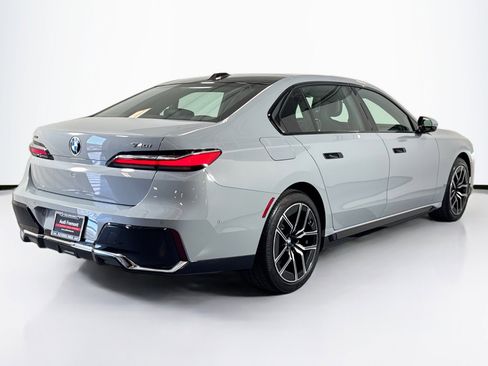 Used 2025 BMW 740i xDrive 740i xDrive w/ Premium Package image 5