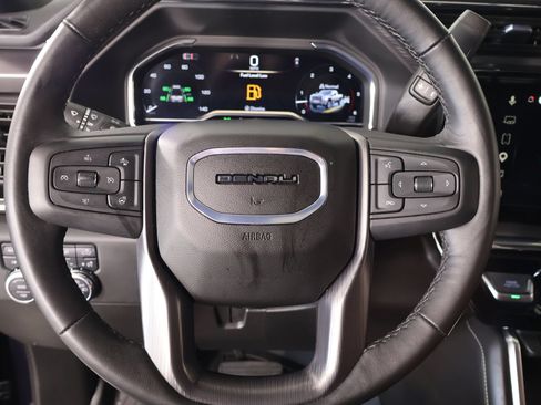 Used 2025 GMC Sierra 2500 Denali Ultimate AWD/4WD image 3