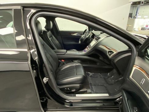 Used 2017 Lincoln MKZ Reserve image 23