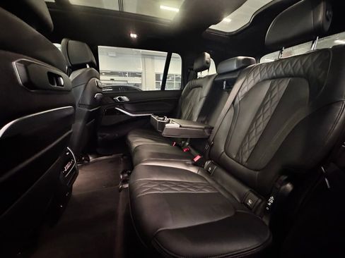 Used 2024 BMW X7 M60i image 24