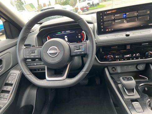 Used 2024 Nissan Rogue SL image 64