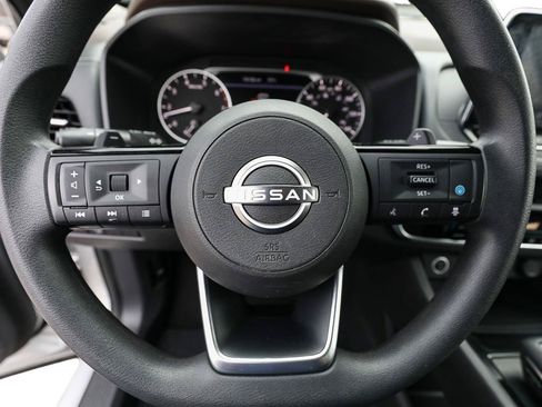 Used 2023 Nissan Rogue SV AWD/4WD image 16