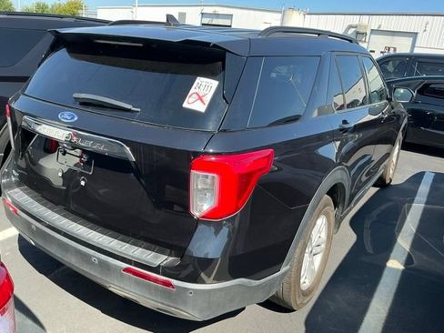 Used 2024 Ford Explorer XLT w/ Equipment Group 202A RWD image 6