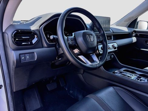Certified 2025 Honda Pilot EX-L image 10