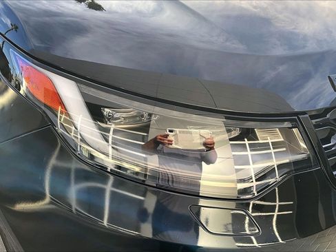 Used 2023 Land Rover Discovery S R-Dynamic image 27