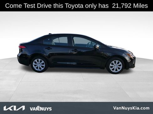 Used 2025 Toyota Corolla LE image 2