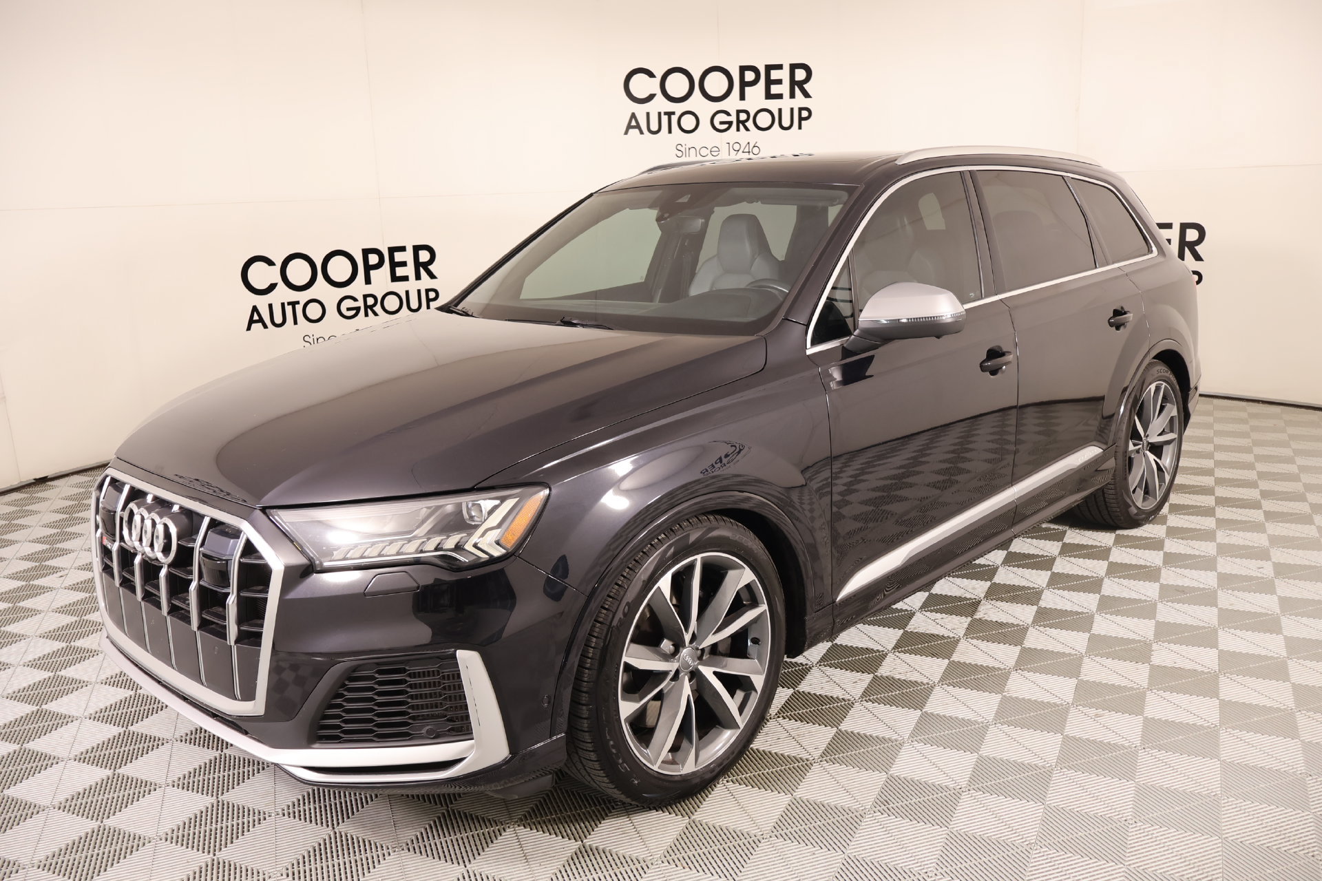 Used 2021 Audi SQ7 Premium Plus w/ Driver Assistance Package AWD/4WD image 11