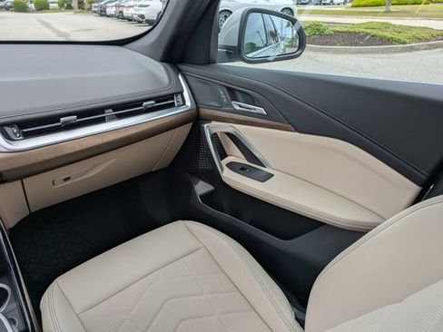 Used 2025 BMW X1 xDrive28i w/ Technology Package AWD/4WD image 18