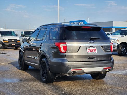 Used 2016 Ford Explorer XLT w/ Equipment Group 202A FWD image 5