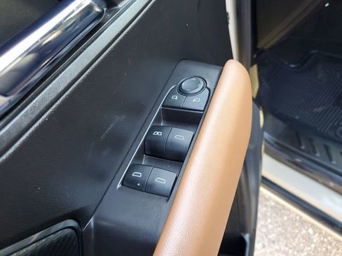 Used 2024 GMC Canyon AT4 image 17