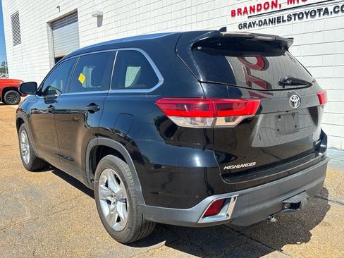 Used 2018 Toyota Highlander Limited image 3