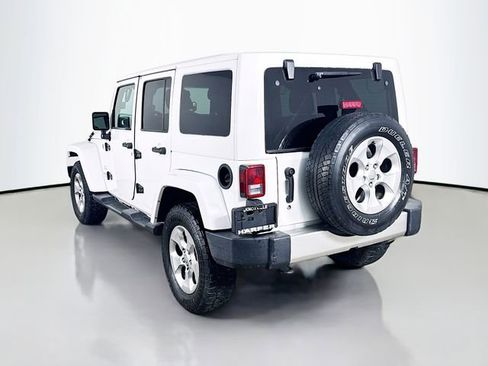 Used 2017 Jeep Wrangler Unlimited Sahara AWD/4WD image 9