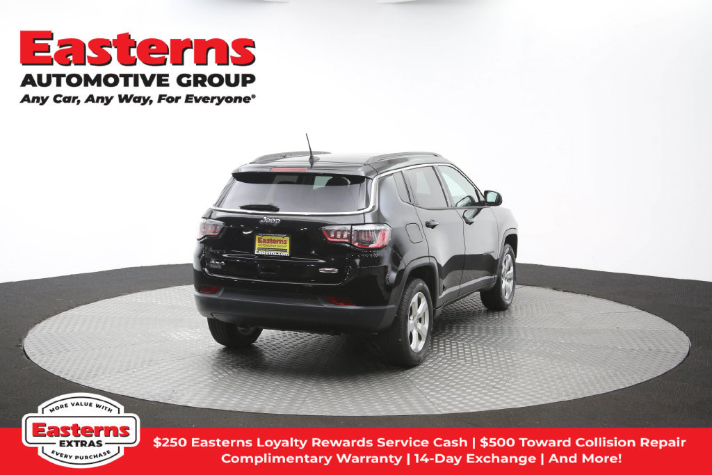 Used 2018 Jeep Compass Latitude w/ Popular Equipment Group AWD/4WD image 41