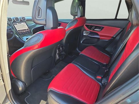 Used 2023 Mercedes-Benz GLC 300 4MATIC image 10