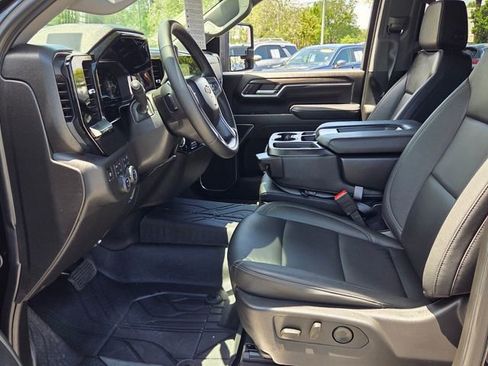 Used 2025 Chevrolet Silverado 2500 LTZ AWD/4WD image 11