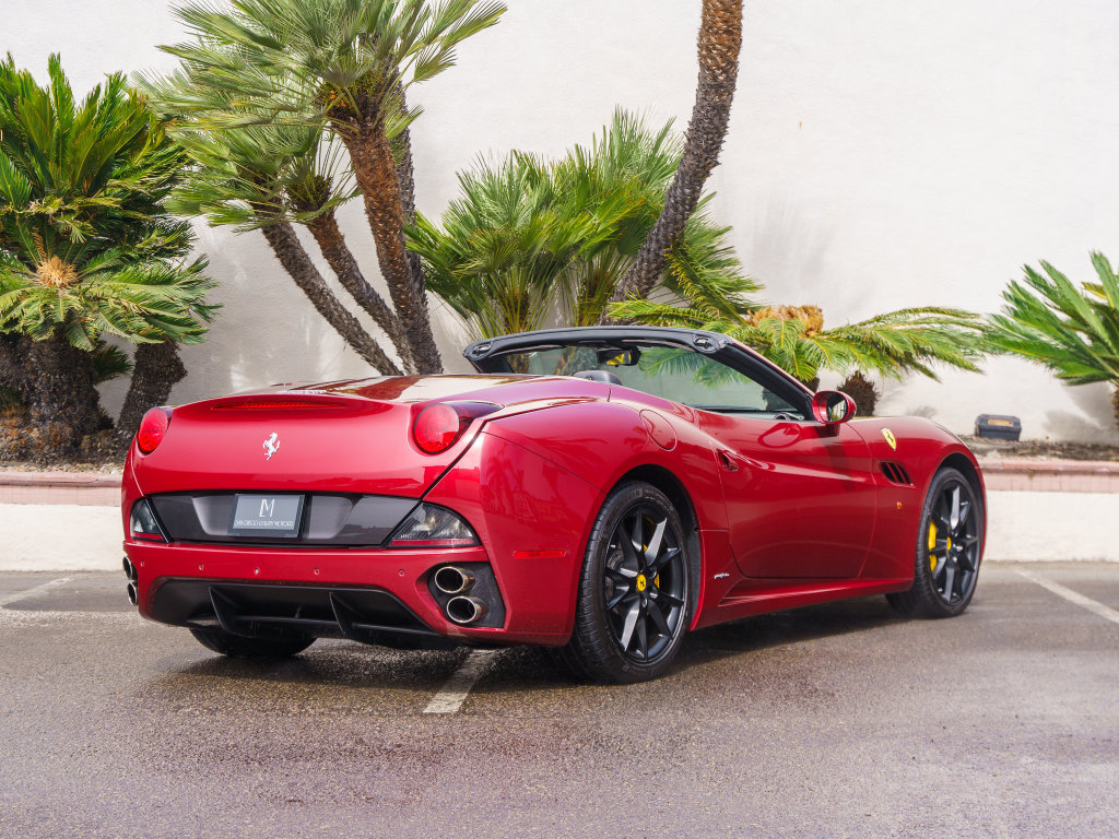 Used 2010 Ferrari California RWD image 6