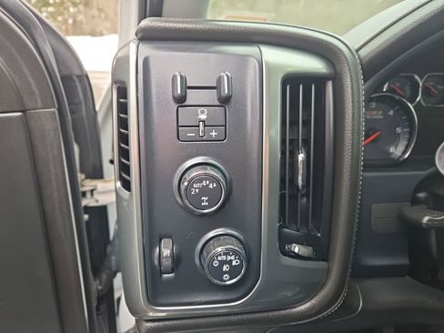 Used 2018 Chevrolet Silverado 1500 LTZ Z71 image 15