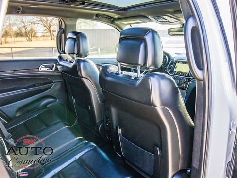 Used 2022 Jeep Grand Cherokee Limited w/ Trailer Tow Group IV image 24