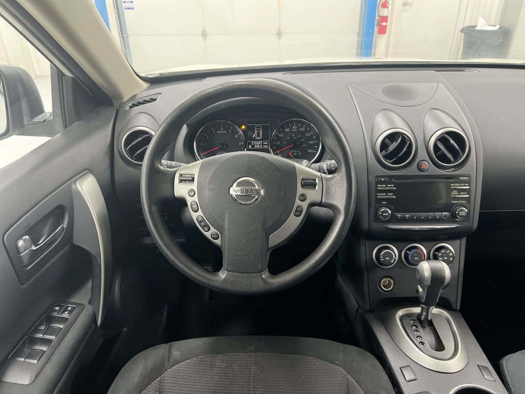 Used 2013 Nissan Rogue SV AWD/4WD image 11