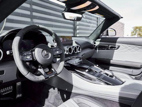 Used 2020 Mercedes-Benz AMG GT R image 4