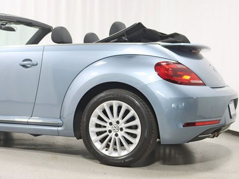 Used 2019 Volkswagen Beetle 2.0T S FWD image 9