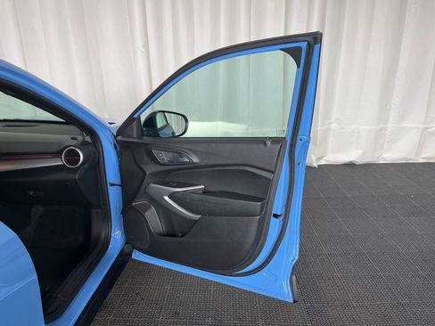 Used 2024 Chevrolet Trax RS w/ Sunroof Package image 18