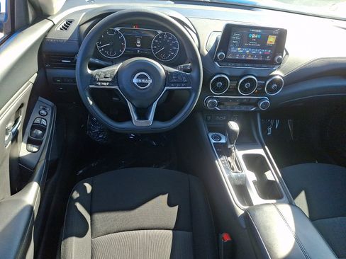 Used 2024 Nissan Sentra SV FWD image 11