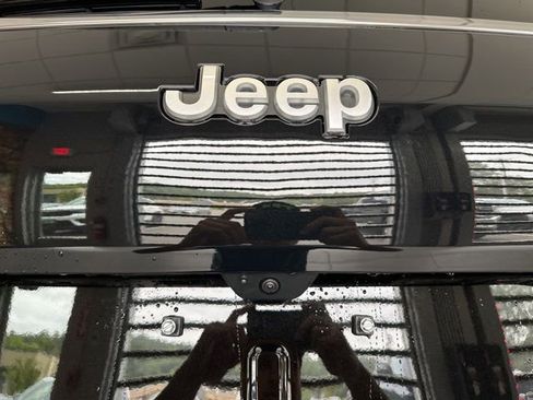 New 2025 Jeep Grand Cherokee L Limited w/ Luxury Tech Group II image 20