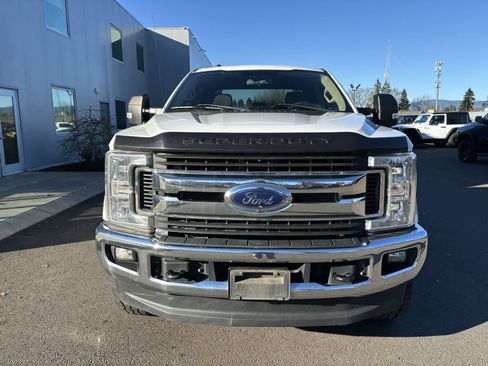 Used 2019 Ford F250 XLT w/ XLT Value Package image 5