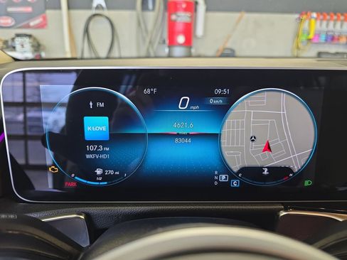 Used 2021 Mercedes-Benz GLB 250 image 23