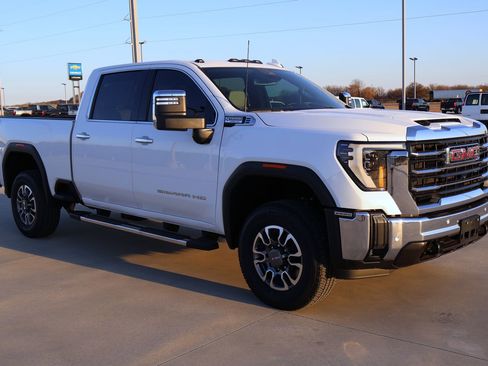 Used 2025 GMC Sierra 2500 SLT w/ Texas SLT Premium Package image 5