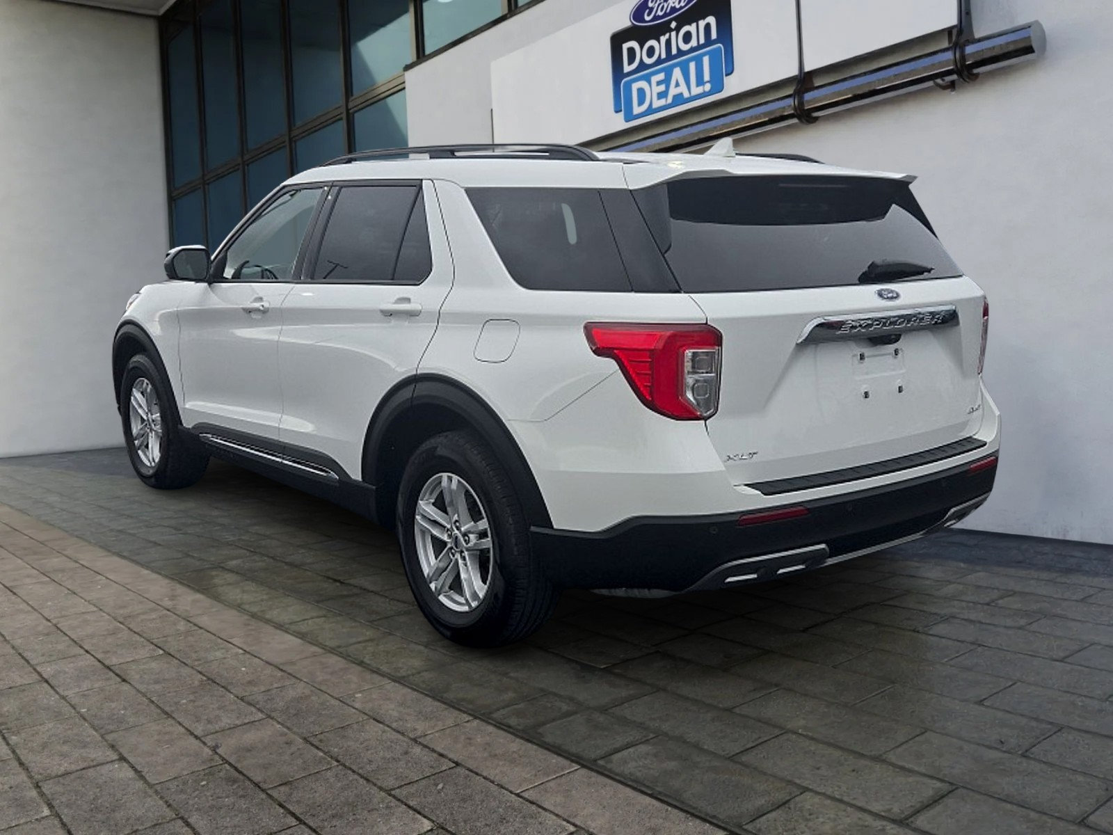 Used 2023 Ford Explorer XLT w/ Equipment Group 202A AWD/4WD image 5