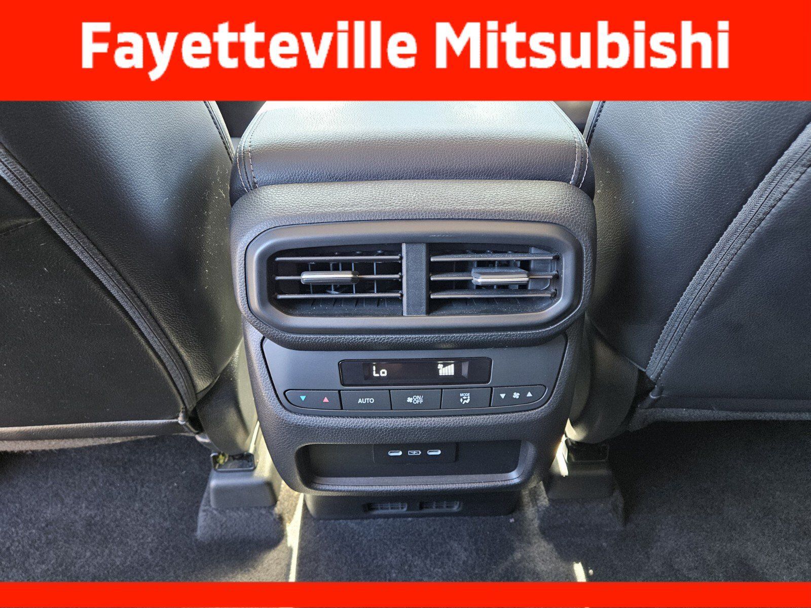 Used 2024 Honda Pilot Touring image 11