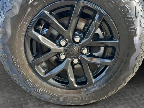 Used 2022 Jeep Gladiator Sport AWD/4WD image 11