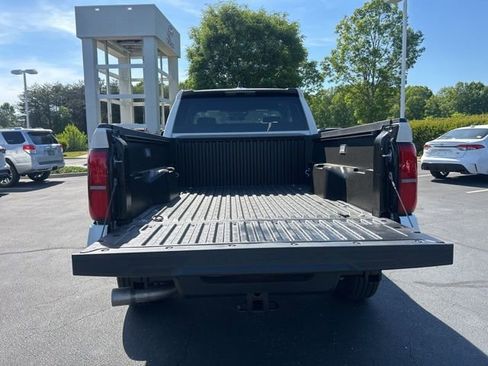 New 2026 Toyota Tacoma SR5 RWD image 8