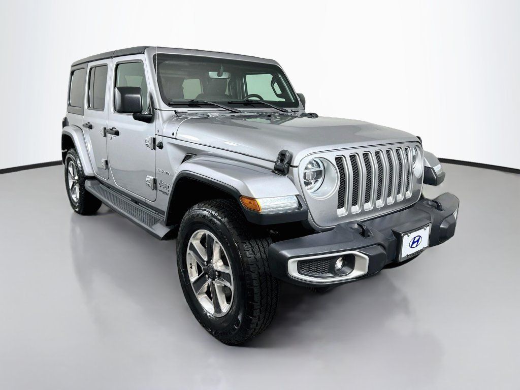 Used 2020 Jeep Wrangler Unlimited Sahara AWD/4WD image 3