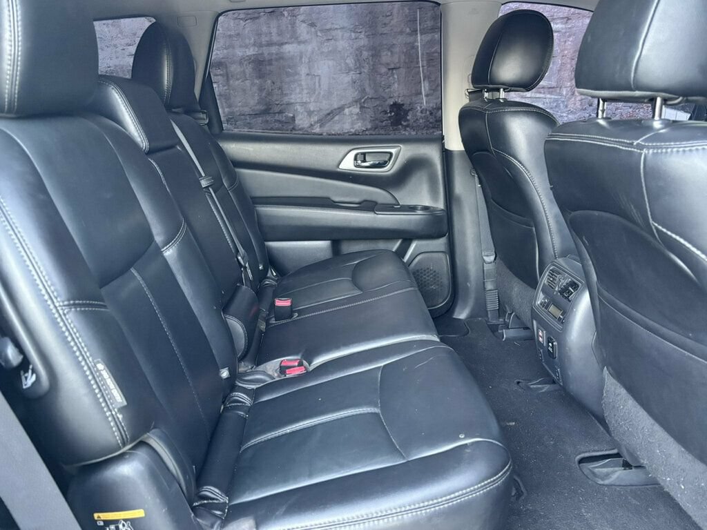Used 2018 Nissan Pathfinder SL FWD image 20