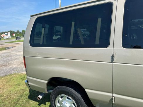 Used 2012 Ford E-350 and Econoline 350 XLT RWD image 12