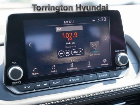 Used 2022 Nissan Rogue SV image 24