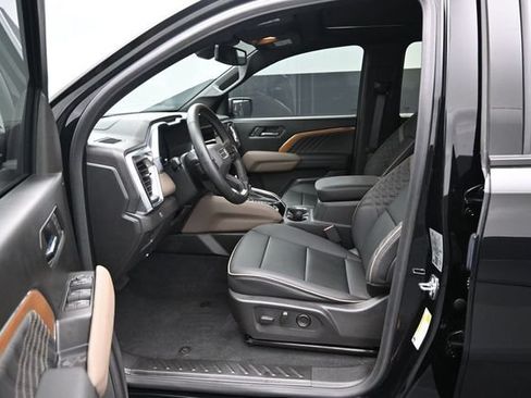 Used 2025 GMC Canyon Denali w/ LPO, Denali Black Edition AWD/4WD image 9