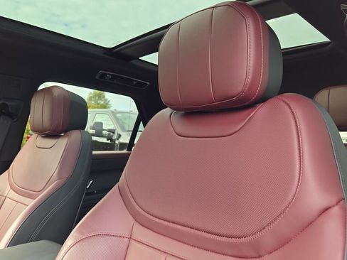 Used 2024 Land Rover Range Rover Sport Dynamic SE image 25