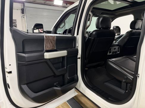 Used 2019 Ford F250 Lariat w/ Lariat Ultimate Package AWD/4WD image 15