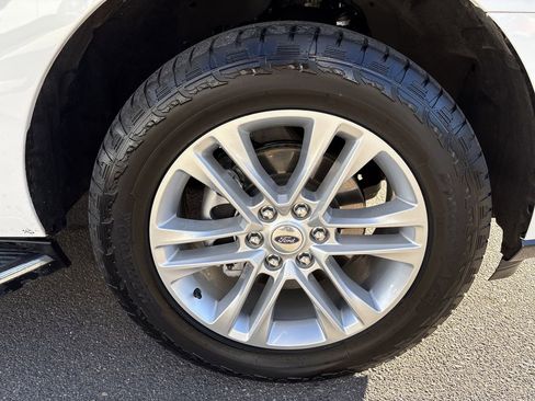 Used 2023 Ford Expedition XLT image 34