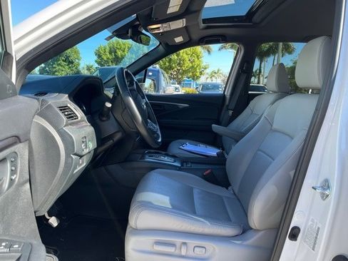 Used 2023 Honda Passport EX-L image 6