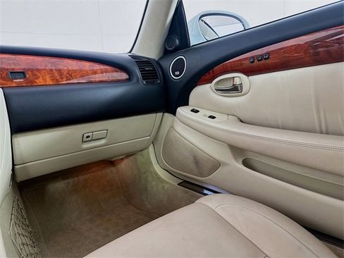 Used 2008 Lexus SC 430 Convertible image 22