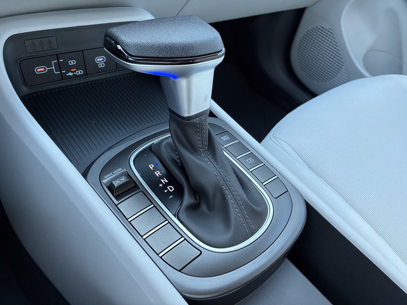 New 2027 Hyundai Kona SE FWD image 22